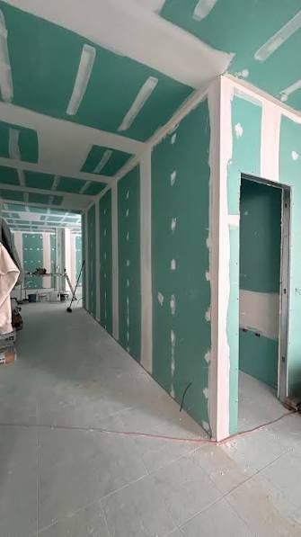 Serviços de pladur,  Remodelação e divisórias- Instalações de portas