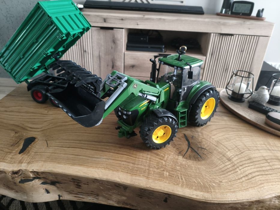 Traktor bruder plus przyczepa