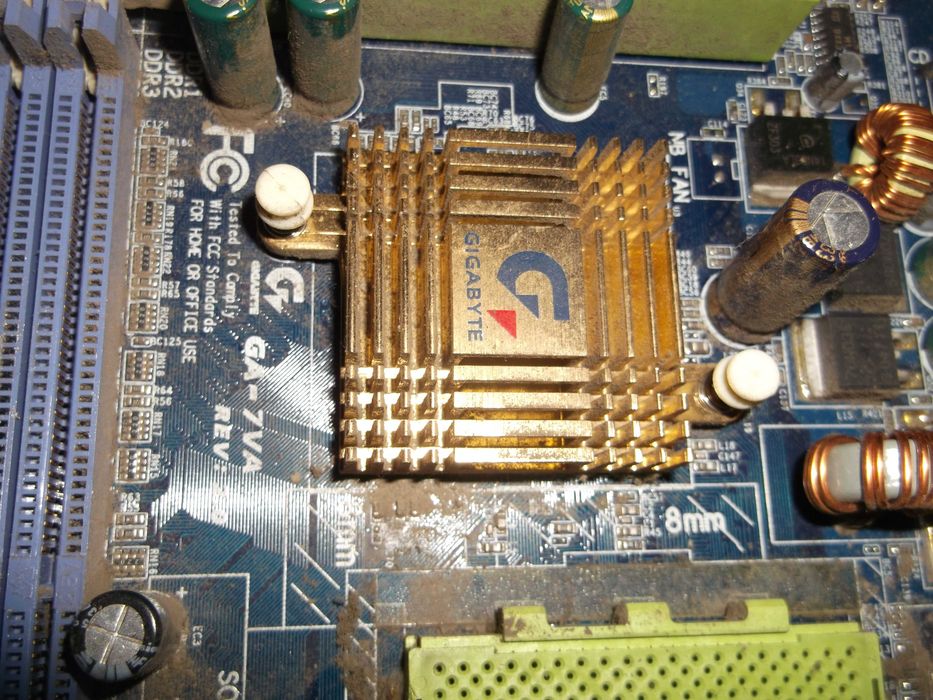 Радіодеталі , компютерні комплектуючі