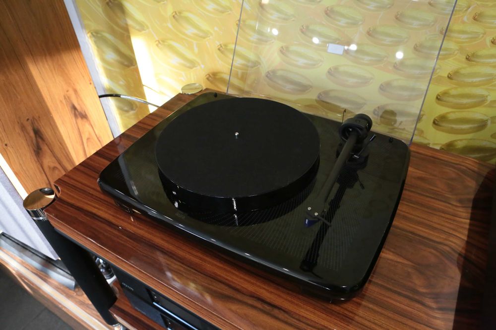 Music Hall Ikura z wkładką Ortofon 2M BLUE