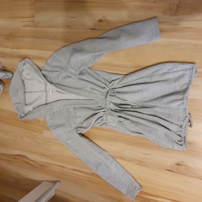 Narzutka bluza taliowana z kapturem z paskiem dresowa  długa kardigan