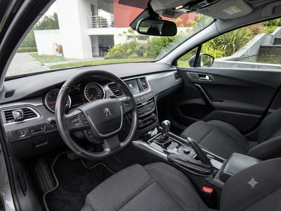 automóvel peugeot