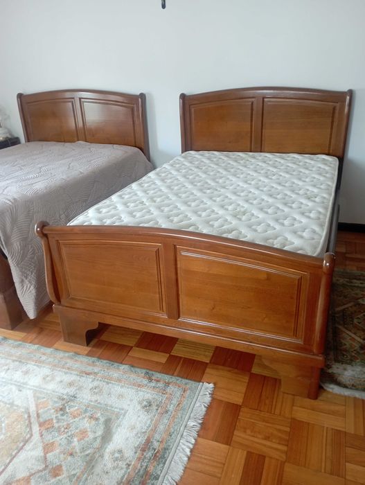 Cama 125x185 c/colchão e estrado