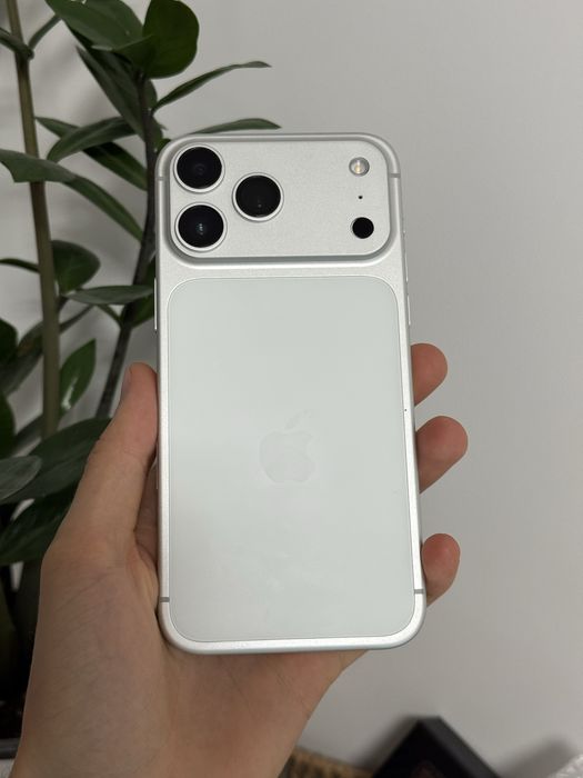 Iphone 14 Pro Max в корпусі 17 Pro max 128 Gb