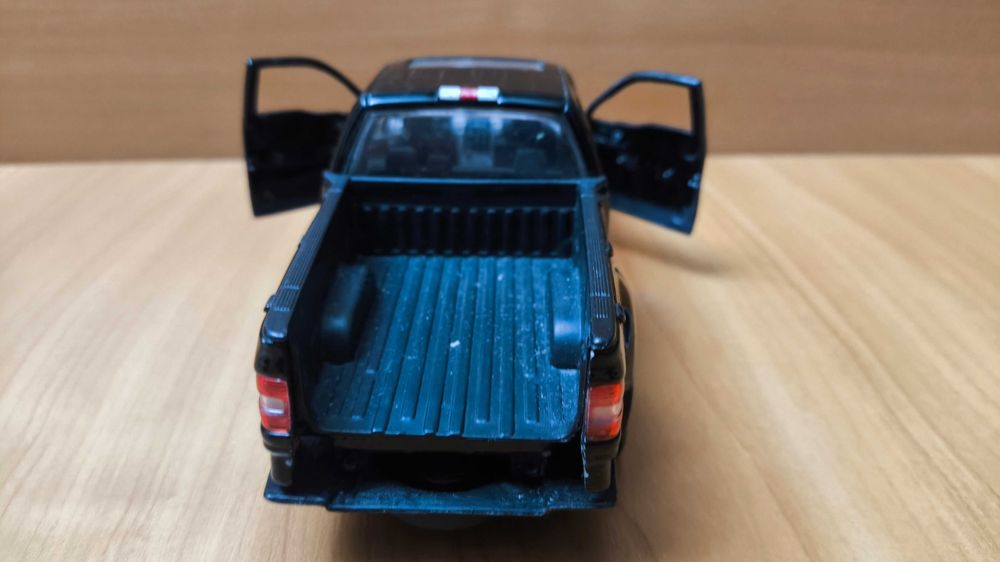 Іграшкова машинка Ford F-150 FX4 1.24 Maisto