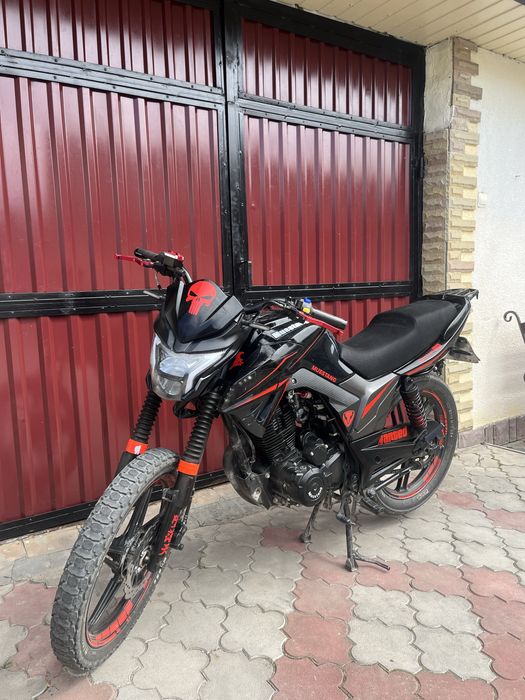 Продам Musstang 200