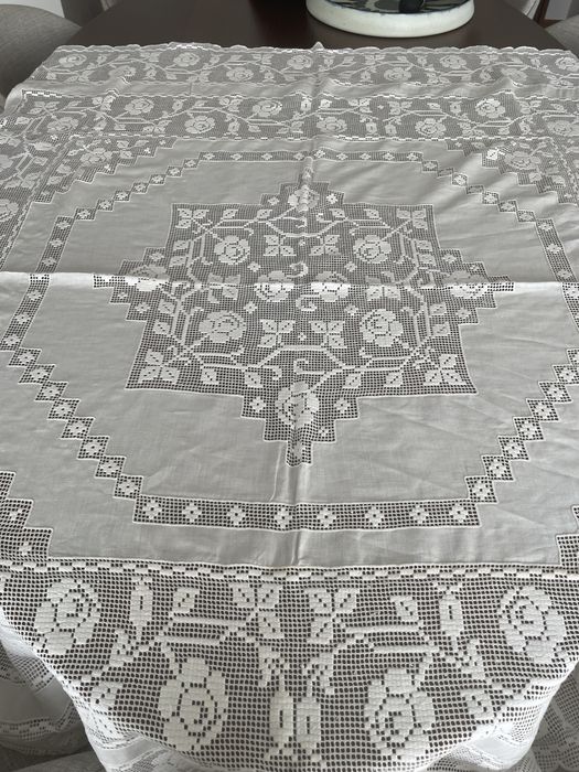 Toalha croche e linho quadrada