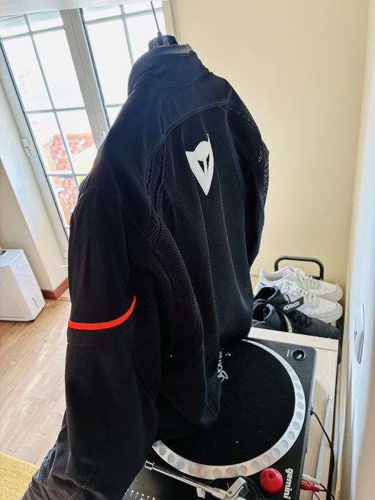 Casaco Dainese como novo