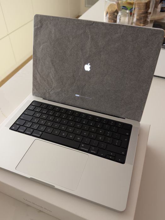 Macbook Pro M4 Pro 14 polegadas  / 24GB Ram / 1 TB