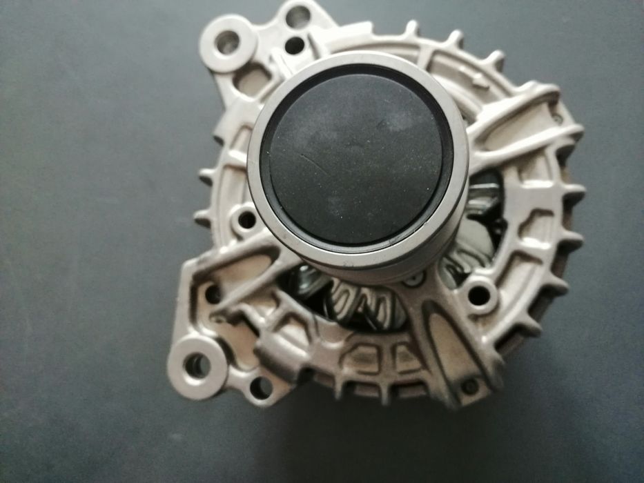 Alternador novo para várias viaturas do grupo VAG (1.0 1.4 1.5 TSI)