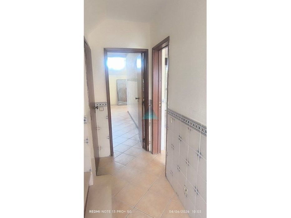 Moradia T3 com Garagem, Terraço e Logradouro em S. Simão, Azeitão