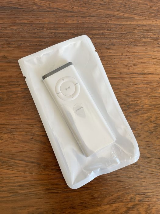 Controle remoto Apple infra vermelho ( modelo na foto ), novo selado