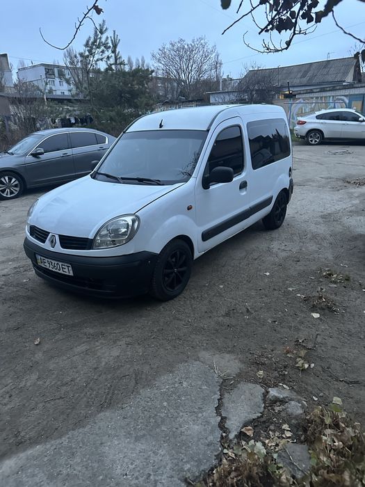 Продам Рено Кенго  в хорошем состояниии 2007 год