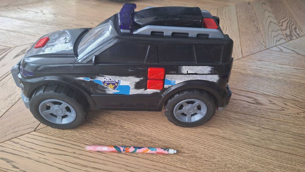 Samochód policyjny duży