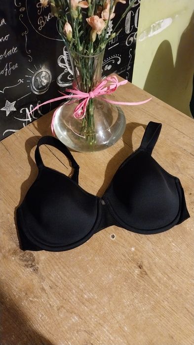 Biustonosz Triumph czarny 80D