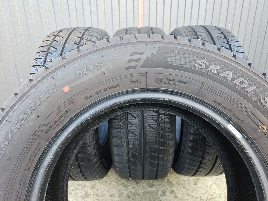 Opony zimowe 225/65R16c