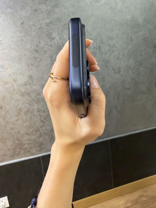 Б/у IPHONE 17Pro 512 Deep Blue Neverlock Костюшка,5 igrand