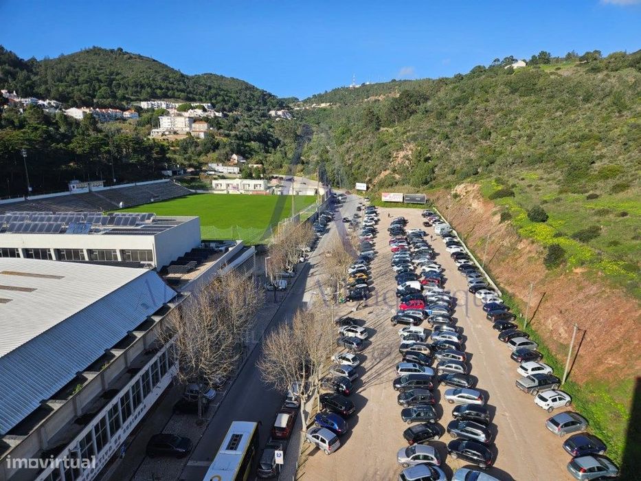 Apartamento T1 com Vista Mar e Terraço na Vila de Sesimbra!
