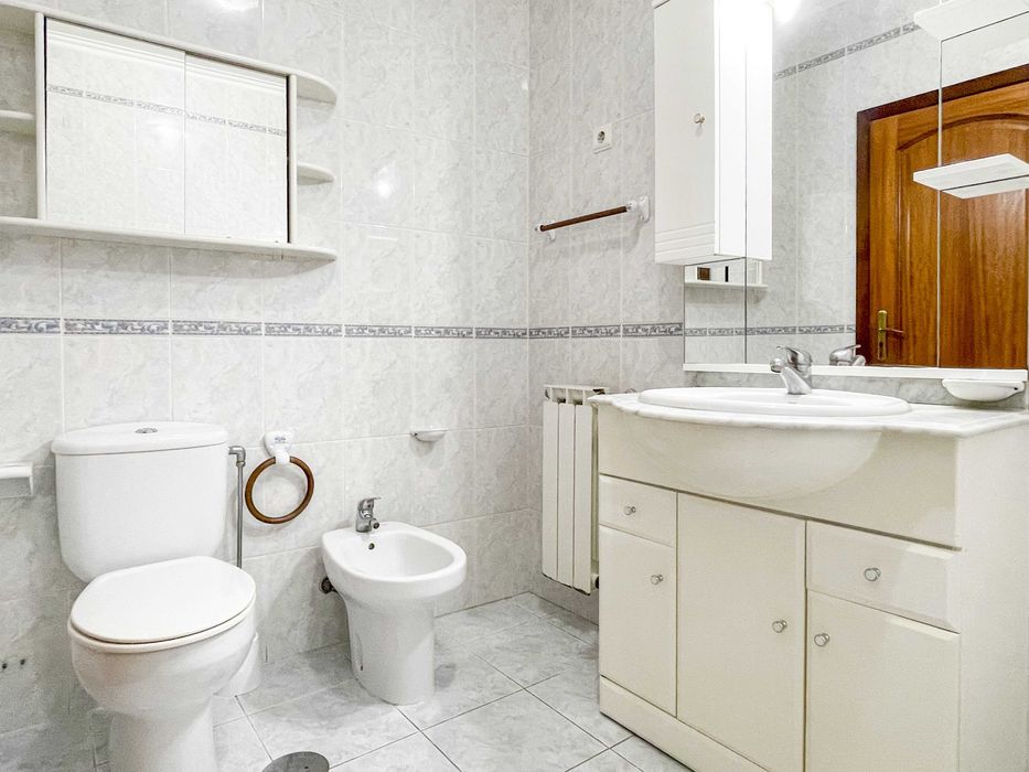 Aluga-se Apartamento T2 na Rua Sacadura Cabral, 55 - Ovar - Furadouro