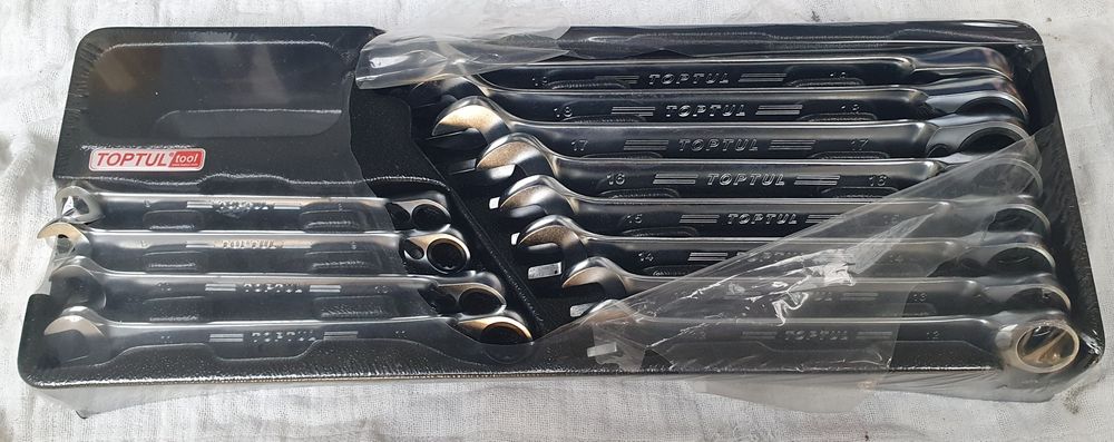 Zestaw kluczy płasko-oczkowych z grzechotką 8-19 mm