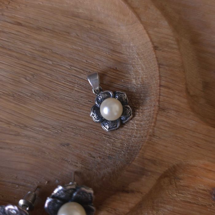 Срібний гарнітур з перлинами