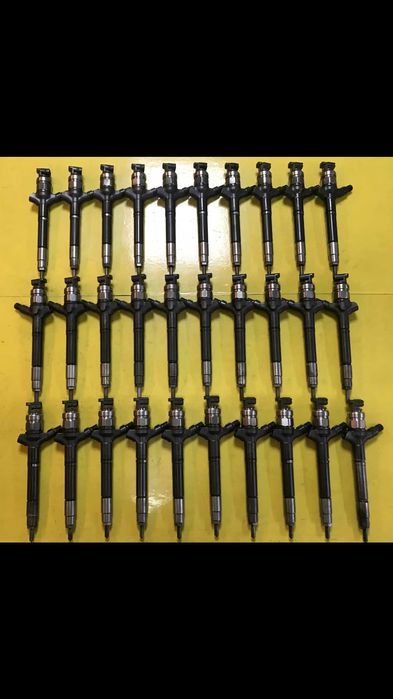 Форсунка DENSO Toyota Avensis Corolla Rav4 23670-0R030