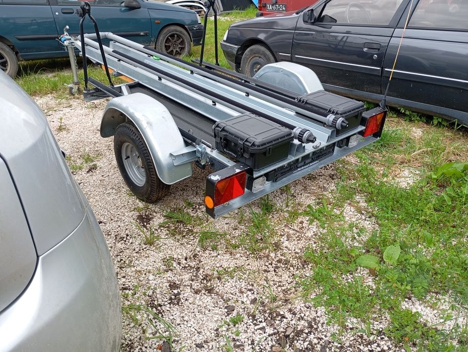 Atrelado para transporte de kayak