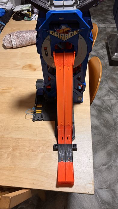 Garagem hot wheels usada