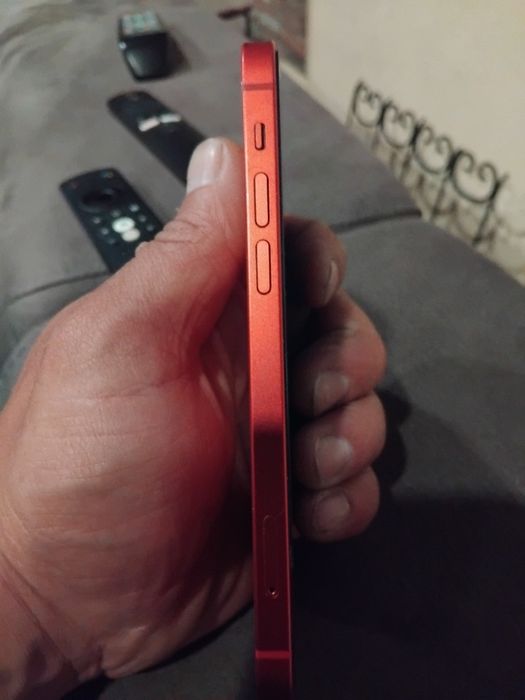 Iphone 12 vermelho