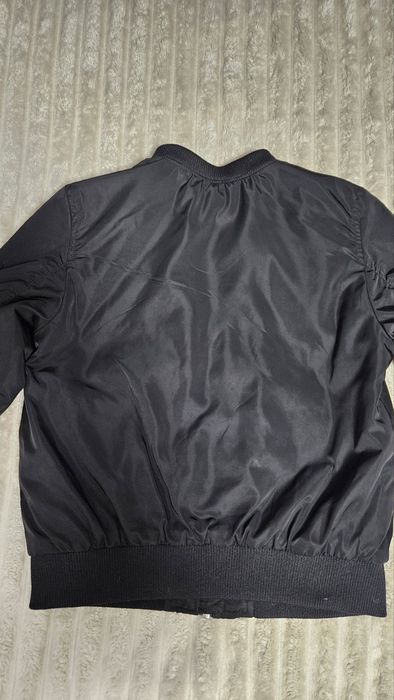 Продам бомбер H&M