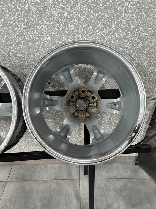 Диски Nissan ОРИГИНАЛ 6/114,3 R17 7J ET30 Dia 66.1