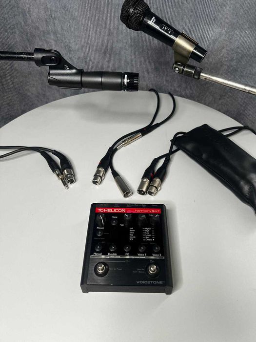 Efekt wokalno-gitarowy TC Helicon Harmony G XT, mikrofony i