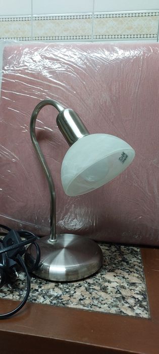 candeeiros de mesa e de parede