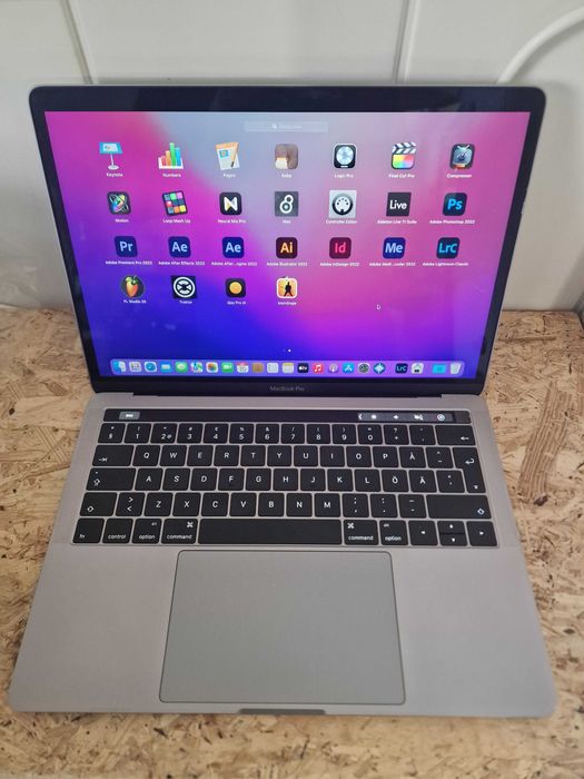 MacBook Pro TOUCH BAR 2016, i7 com 16GB com varios programas