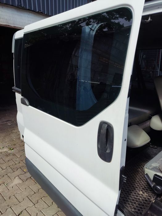 Drzwi przesuwne vivaro Trafic primastar