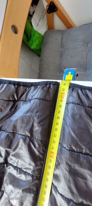 Długa, cienka kurtka pikowana