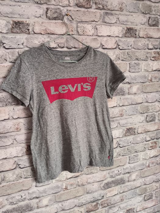 Piękny t-shirt levis