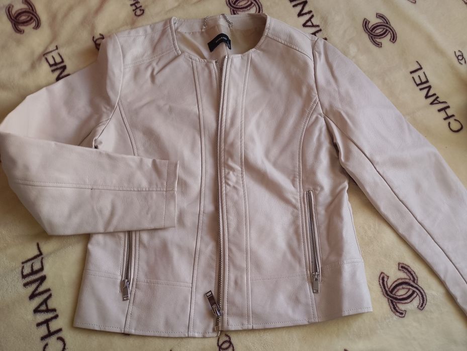 Куртка Reserved 40р