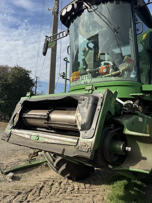Продам John Deere S690