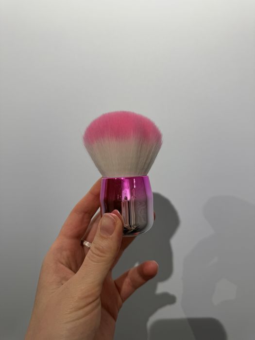Кисть для макияжа