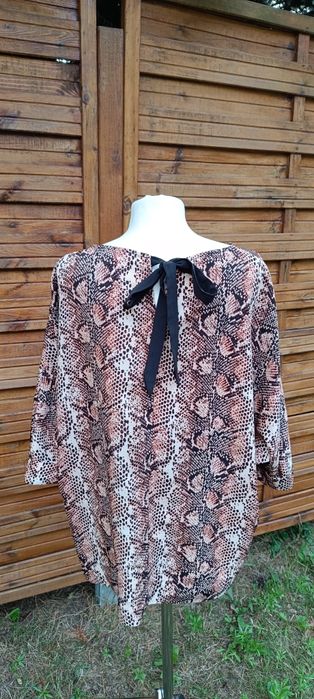 Piękna batmanowa bluzka z ozdobną kokardą z tyłu Primark 42