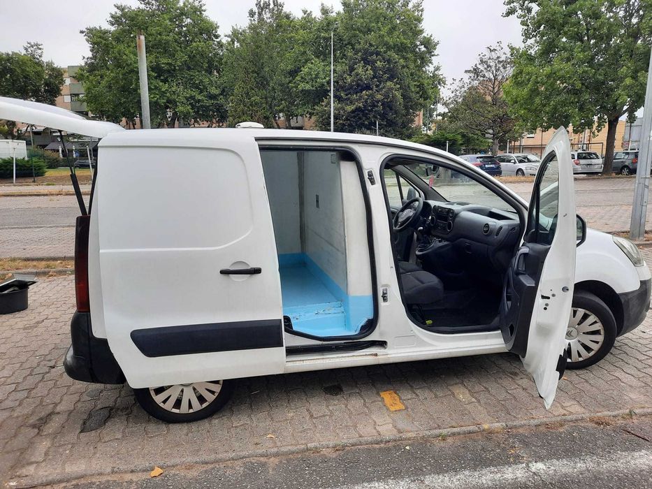 Citroën berlingo 3 lugares fibrada