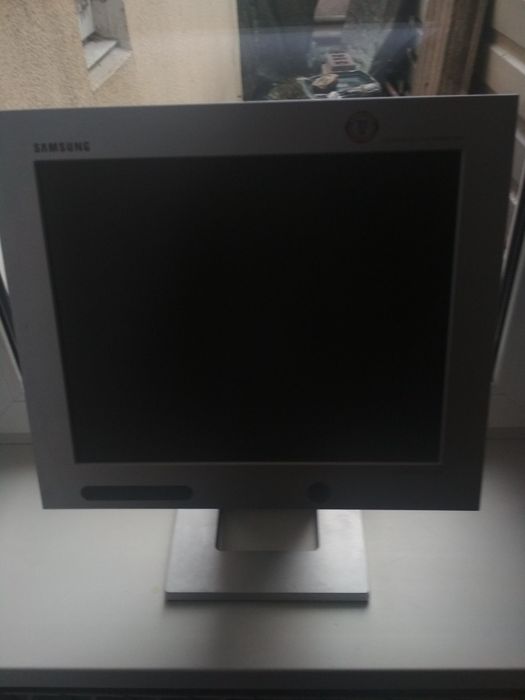 Монитор Samsung 17IP-S