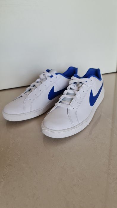 Nike Court Royale