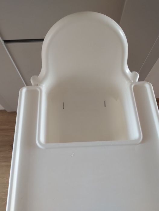 Krzesełko do karmienia Ikea z podnóżkiem i tacką