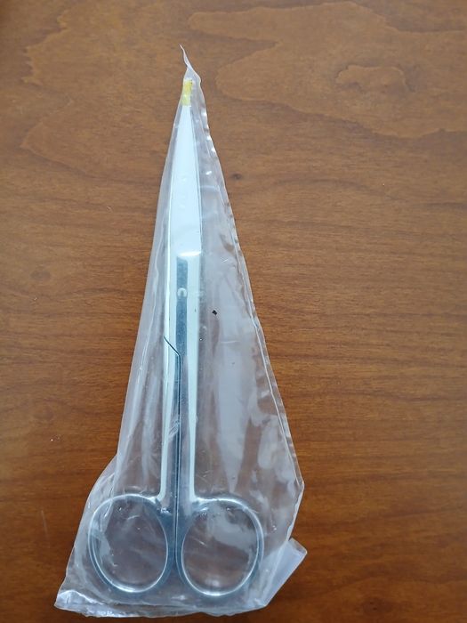 Material cirúrgico (Tesouras e pinças)