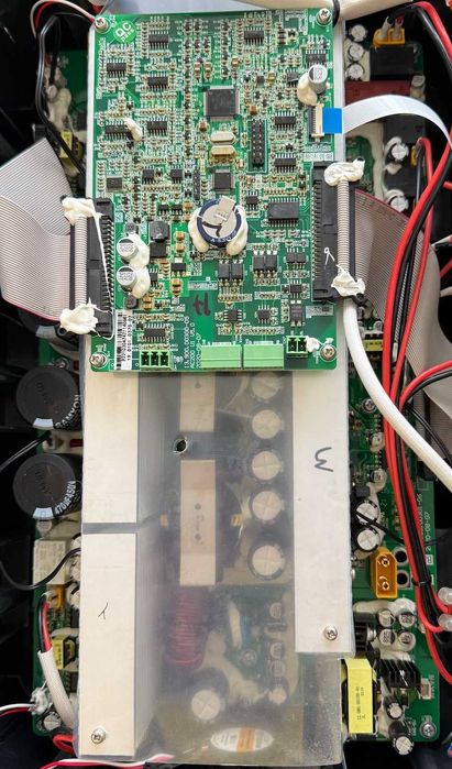 Інвертор 2000W Bluetti AC200P / PowerOak