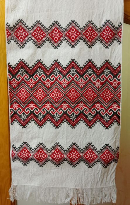 Вишиті     рушники         .