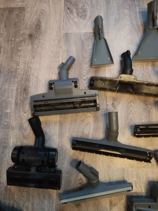 Щётки для пылесоса.