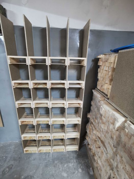 Regał 24 stanowiska dla gołębi regał do gołębnika regał dla młodych